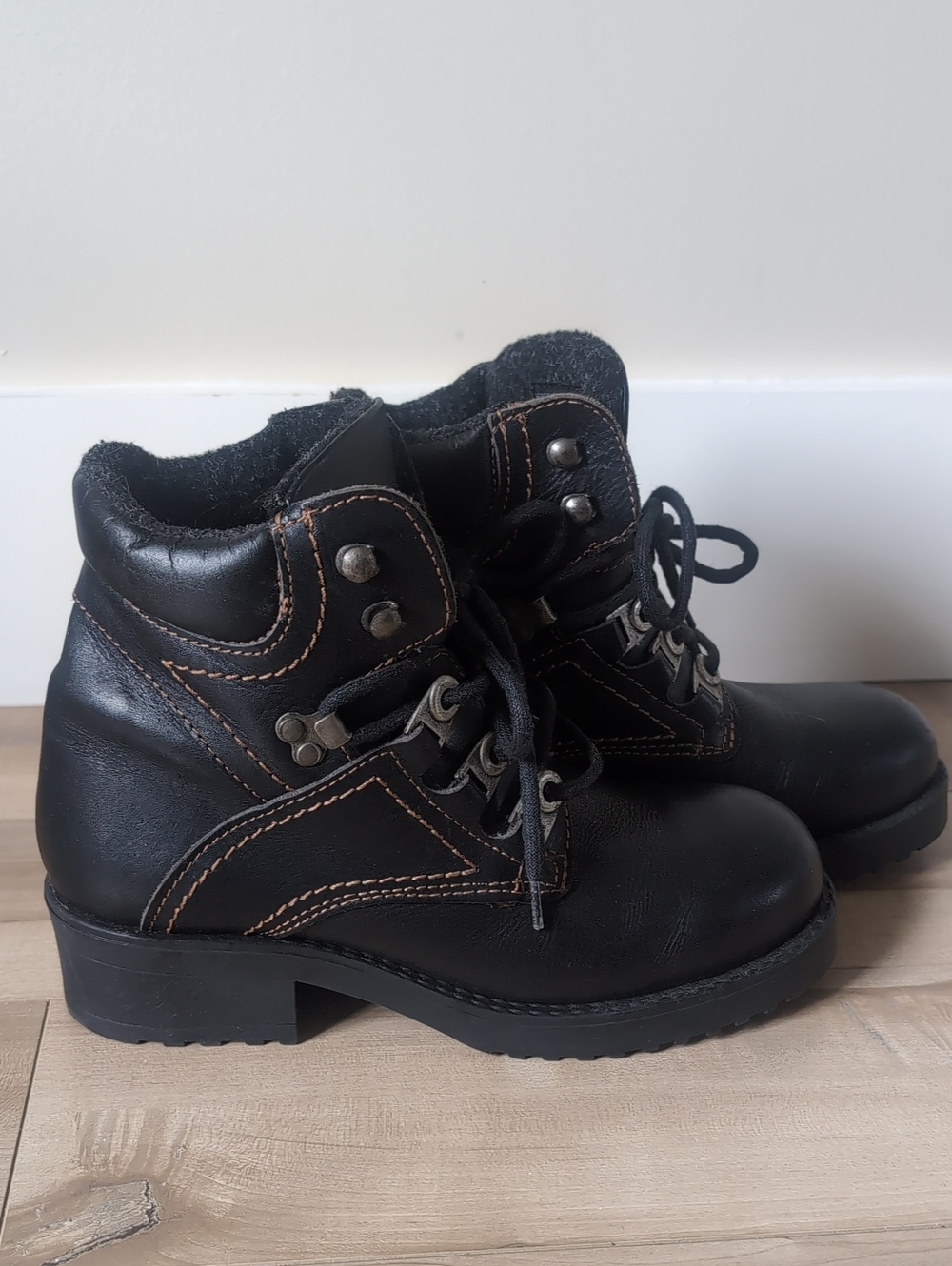 Vintage 90s Chunky Sole Bos. &Co. Black Leather Hiking Ankle Boots Women's 7.5